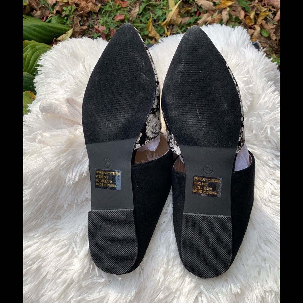Journee Collection Dayton Black Floral Pointed Toe Mule Flats Size 7.5 - Picture 5 of 5